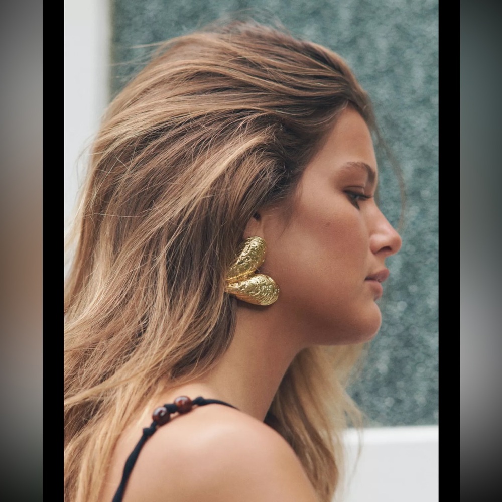 MUSSEL EARRINGS - Picture 2 of 5